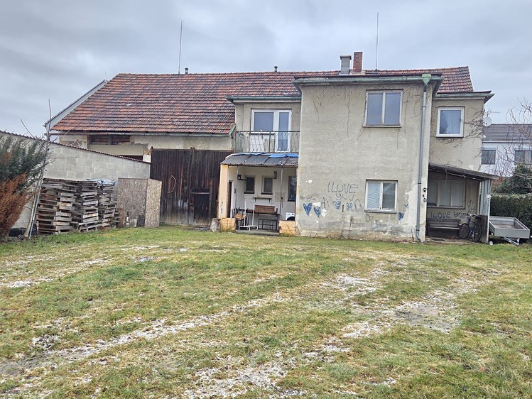 Haus zum Kauf, 180 m² (1 von 10)