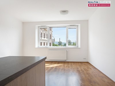 Pronájem bytu 1+kk 32 m²