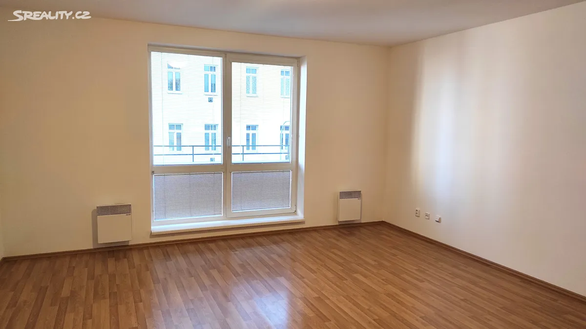 Pronájem bytu 1+kk 43 m² – pohled 2