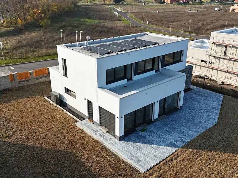 Prodej rodinného domu 191 m², pozemek 1077 m², Louny – náhled fotky 1