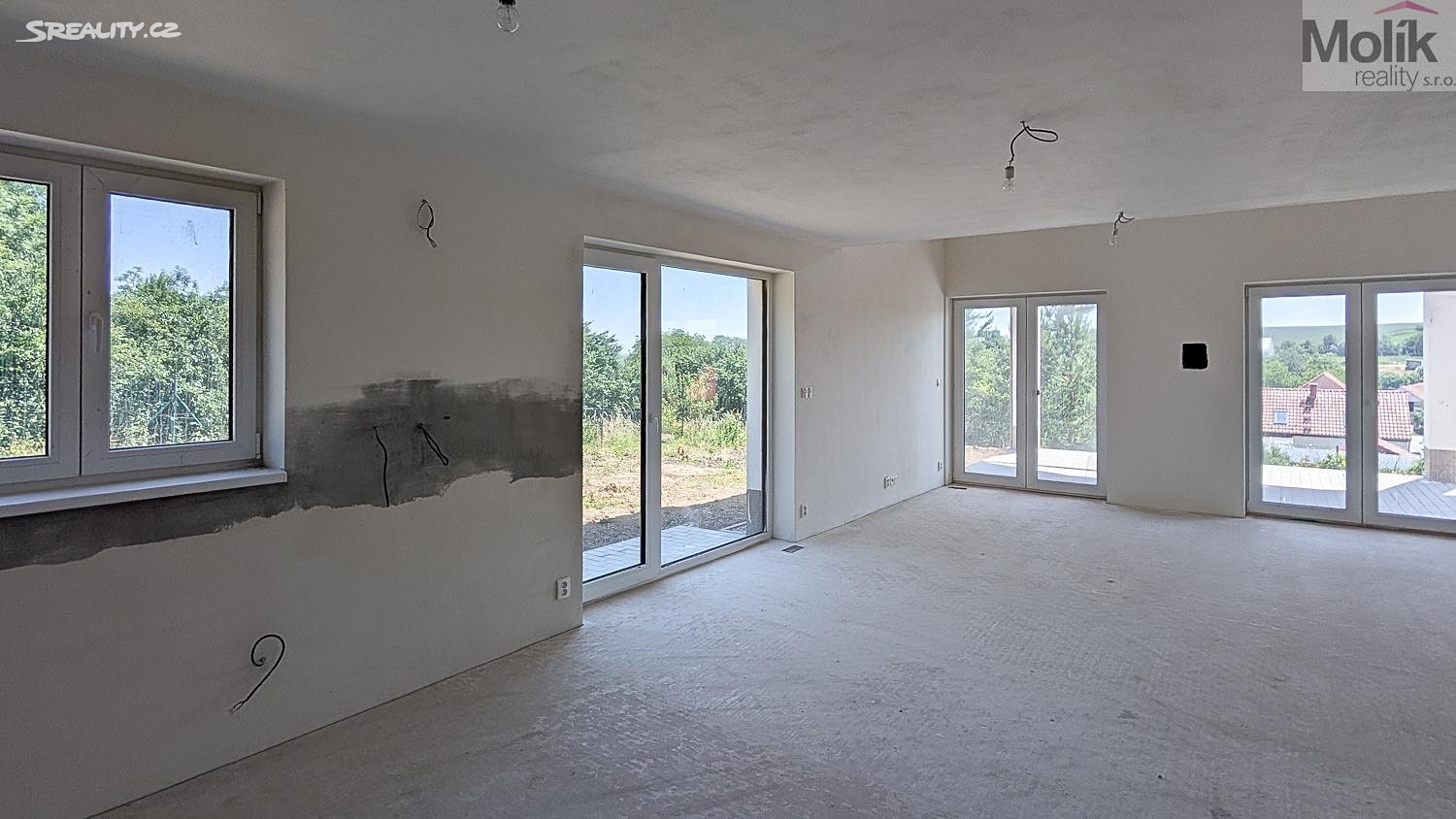 Prodej  rodinného domu 353 m², pozemek 895 m² – pohled 4