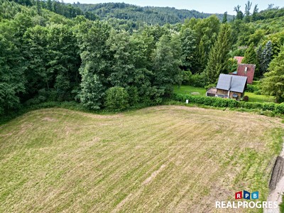 Prodej  pozemku 1 011 m²