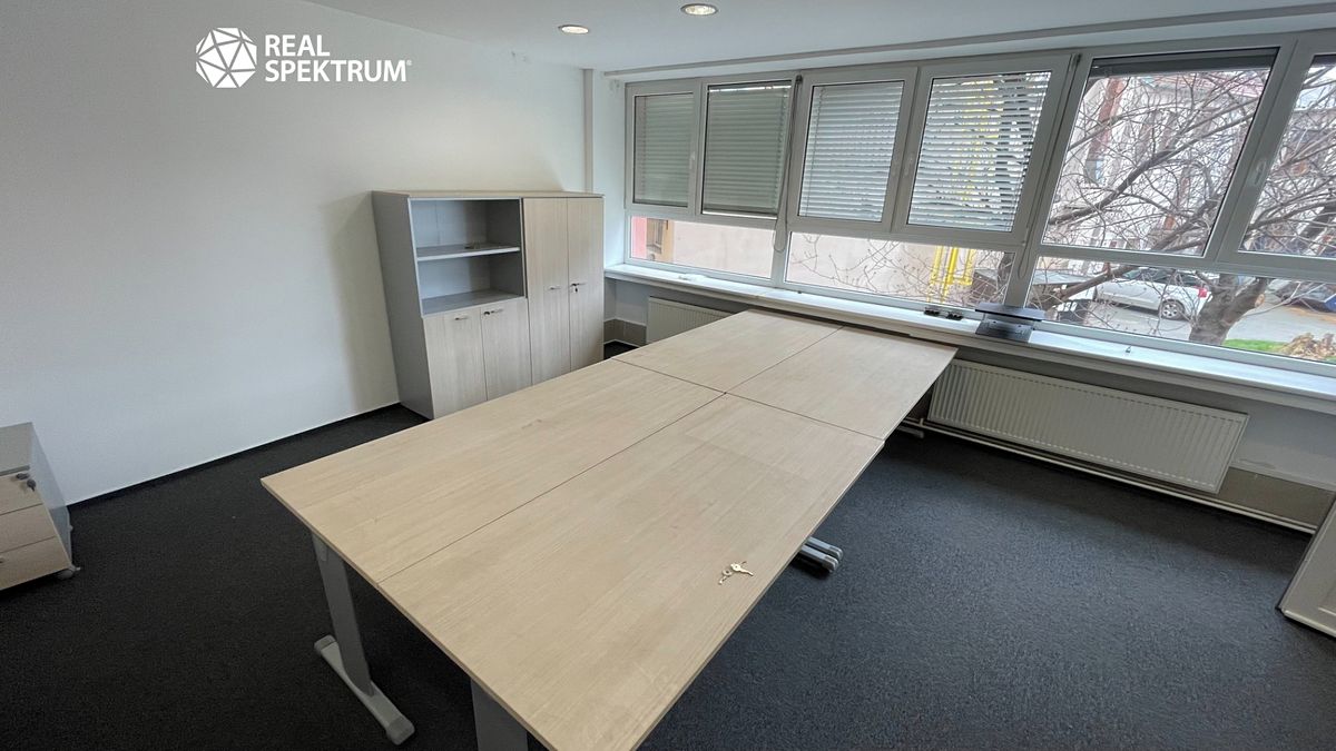Pronájem kanceláře 758 m² – fotografie 2