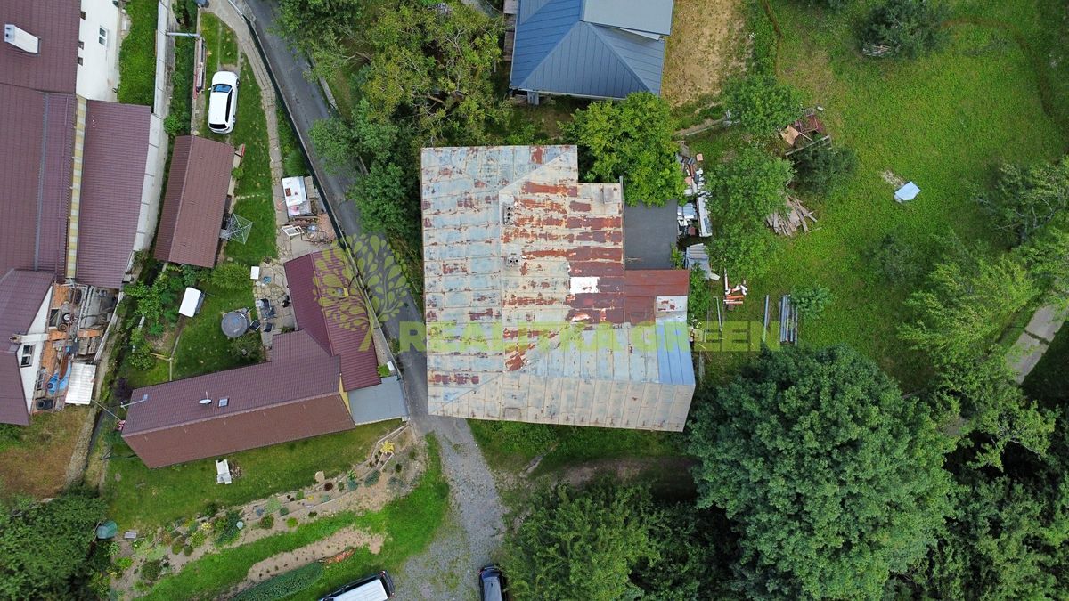 Prodej rodinného domu 305 m², pozemek 344 m² – fotografie 3