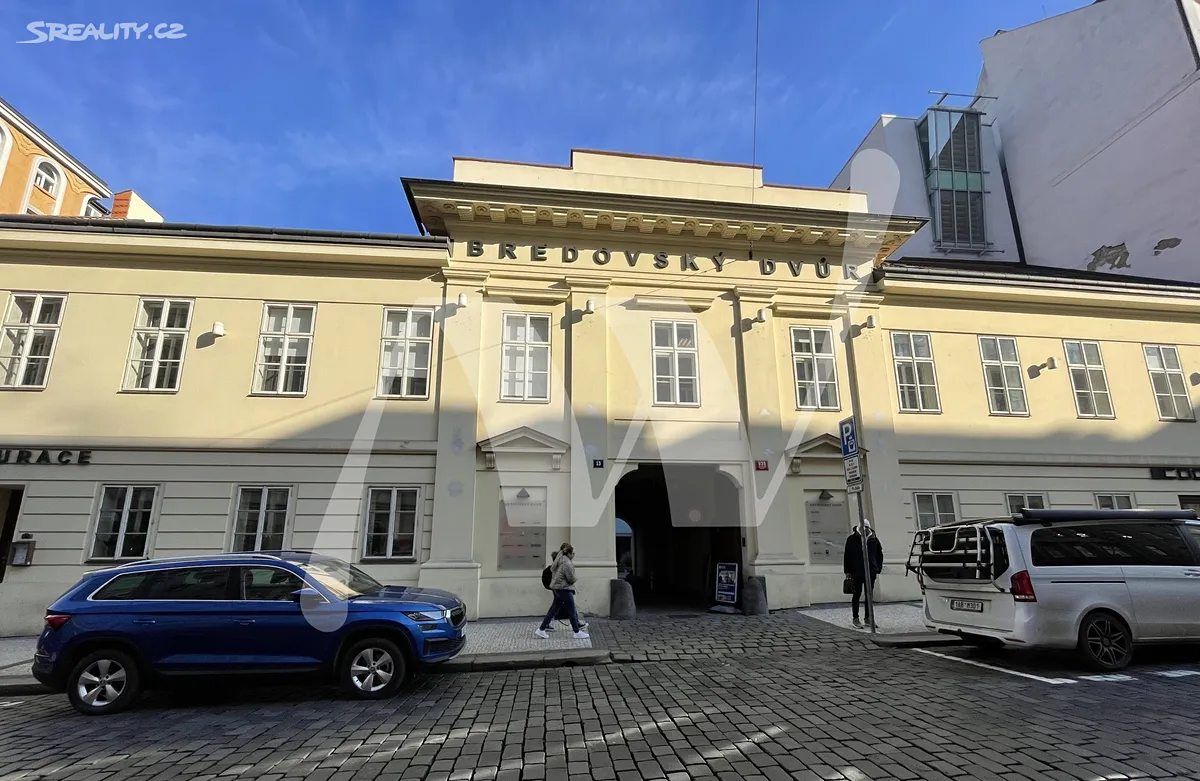 Pronájem kanceláře 322 m², Praha