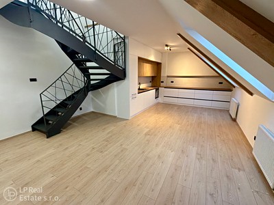 Pronájem bytu 4+kk 128 m² (Mezonet)