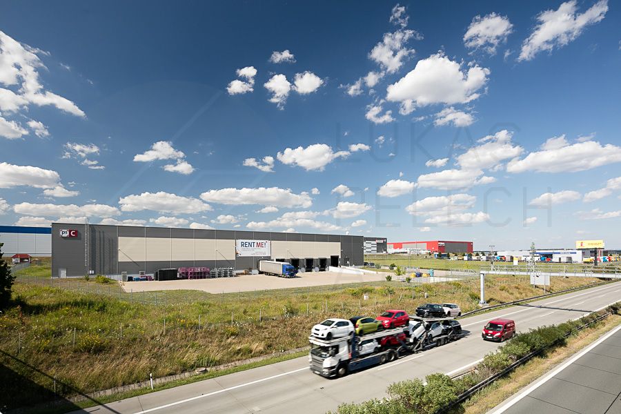 Pronájem skladového prostoru 5500 m² – fotografie 2