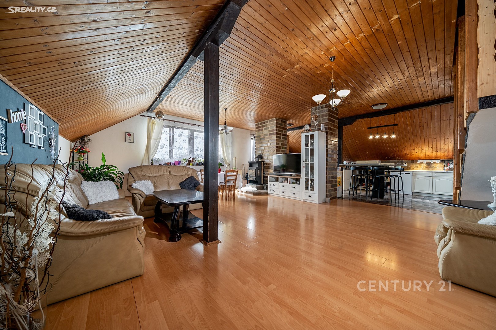 Prodej bytu 4+kk 144 m² (Podkrovní), Unhošť