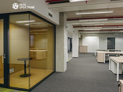 Pronájem kanceláře 374 m²