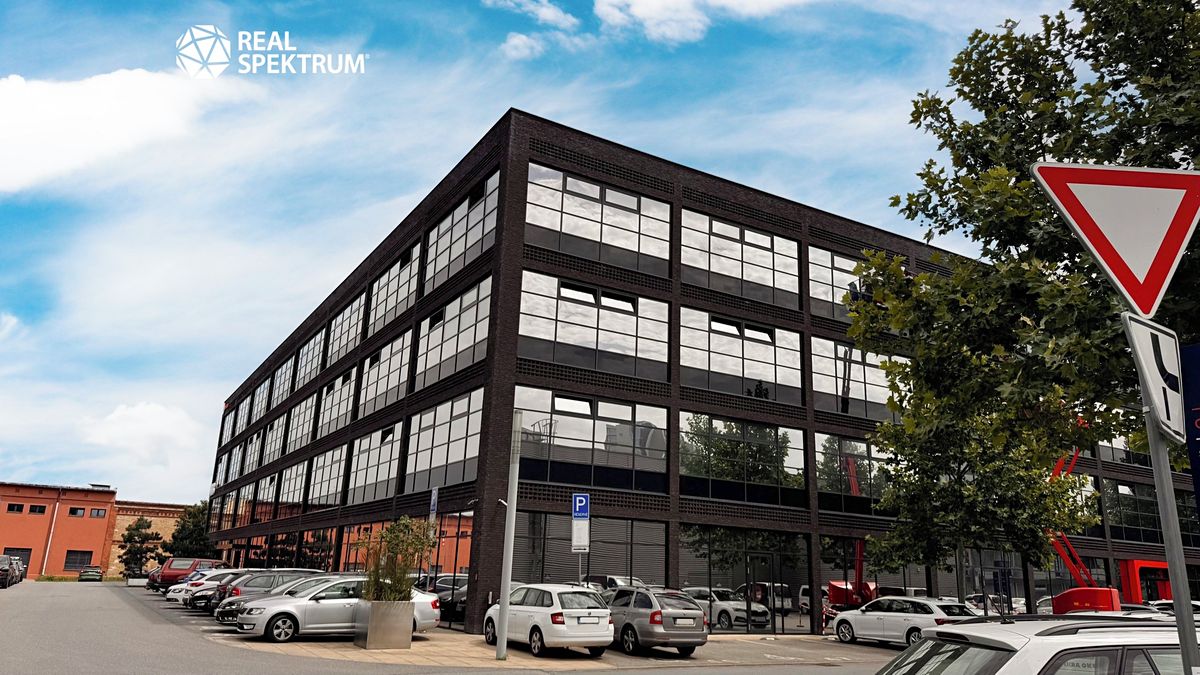Pronájem kanceláře 1535 m²