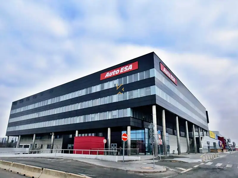 Pronájem kanceláře 674 m², Praha – náhled fotky 1