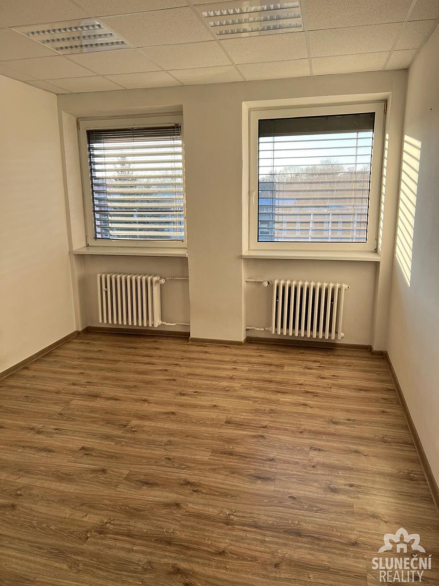 Pronájem kanceláře 64 m² – fotografie 2