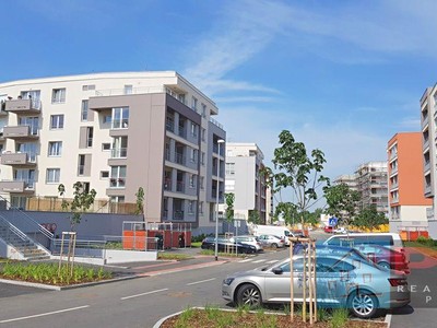 Pronájem bytu 3+kk 74 m²