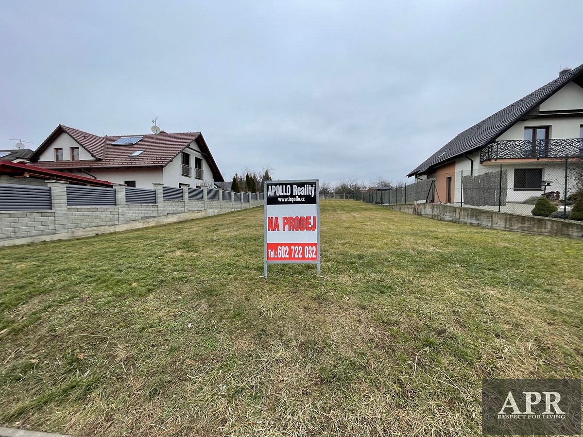 Prodej stavebního pozemku 834 m² – fotografie 2