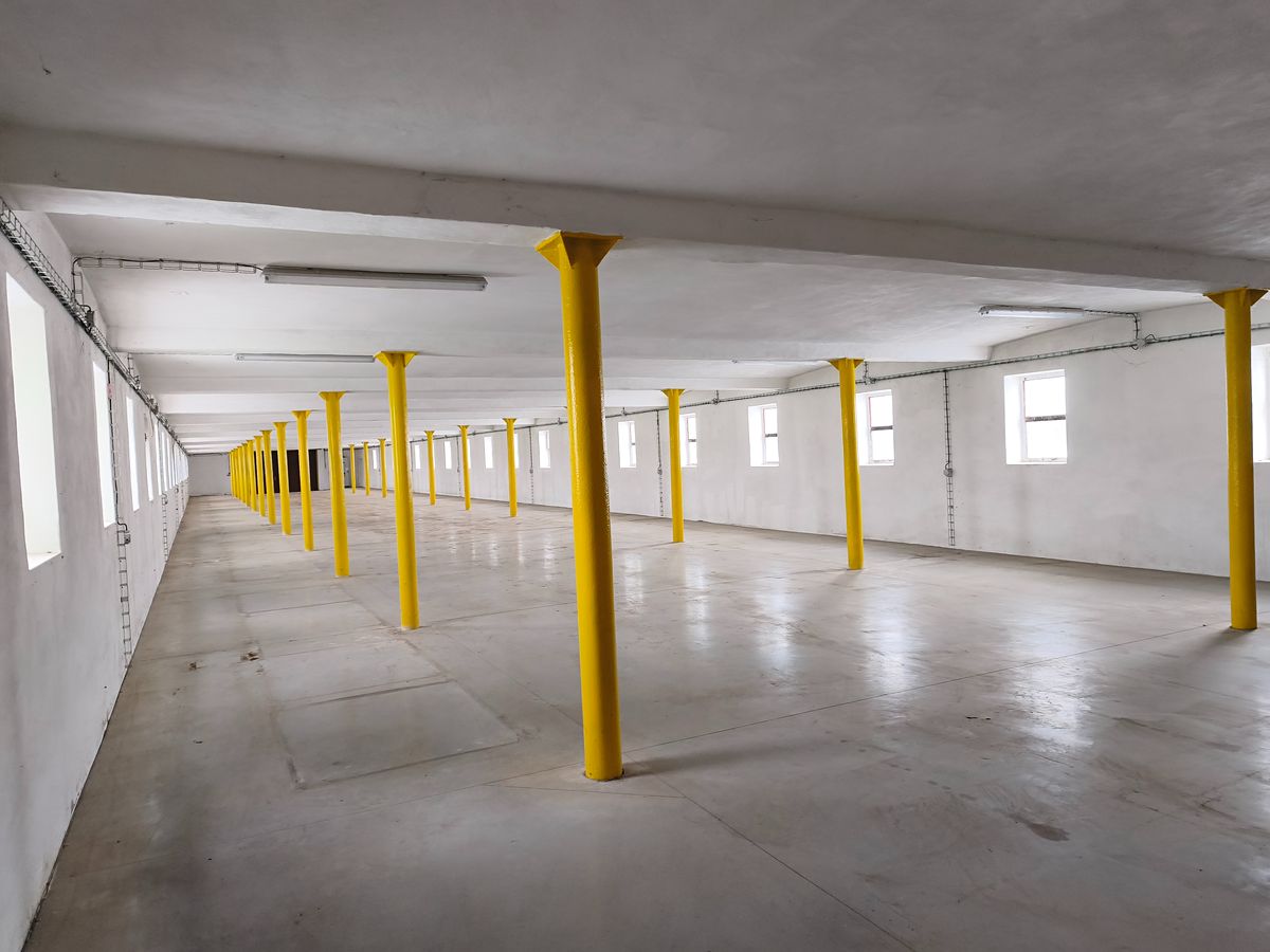 Pronájem skladového prostoru 763 m² – fotografie 2