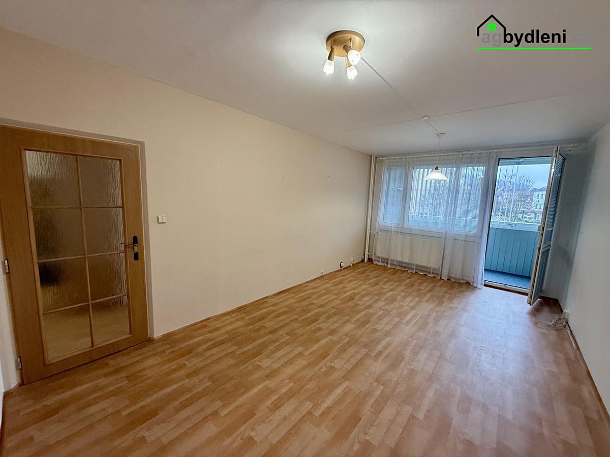 Pronájem bytu 2+1 60 m² – fotografie 3