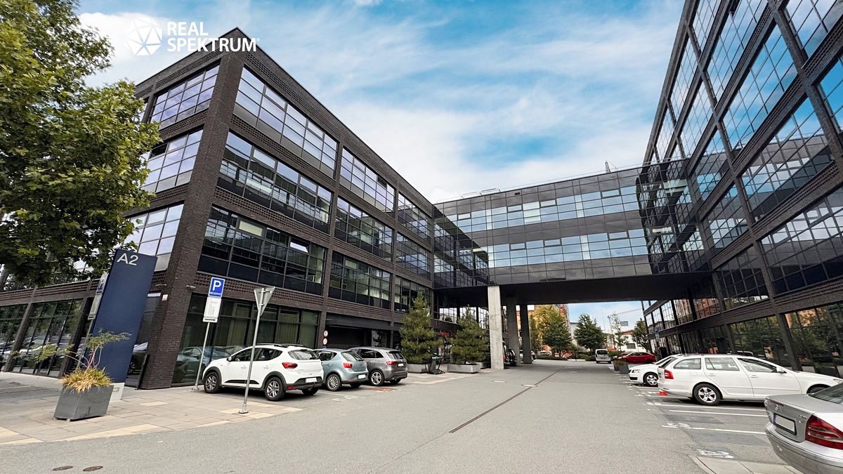 Pronájem kanceláře 1535 m² – fotografie 2