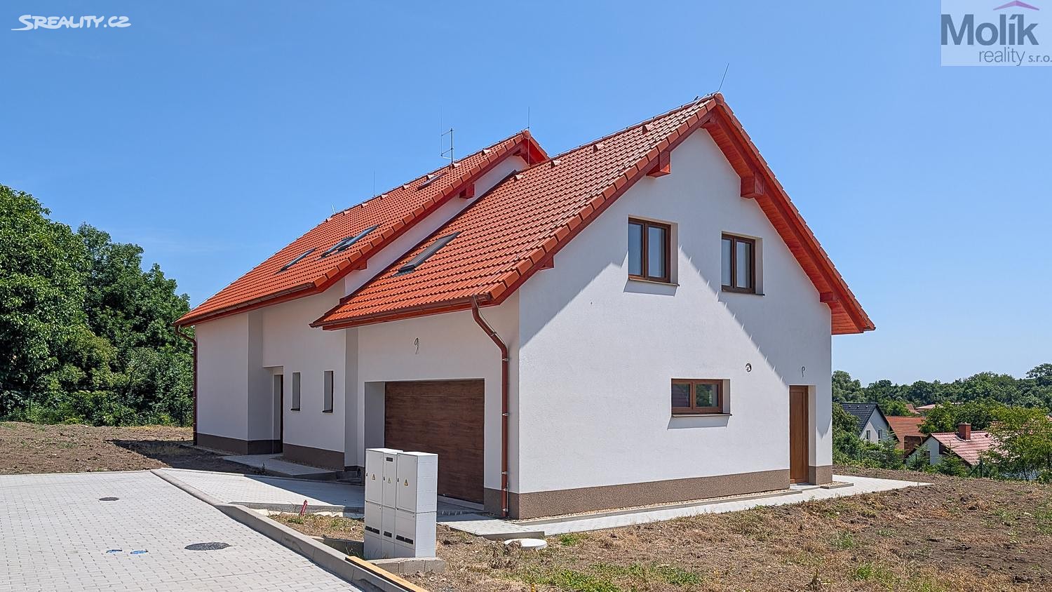 Prodej  rodinného domu 353 m², pozemek 895 m² – pohled 3
