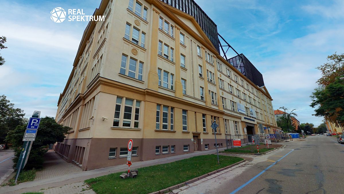 Pronájem kanceláře 1200 m²