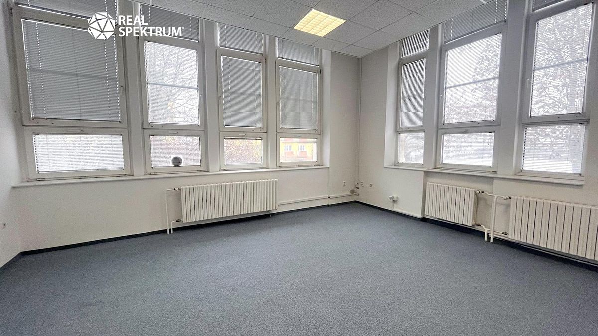 Pronájem kanceláře 1200 m² – fotografie 2