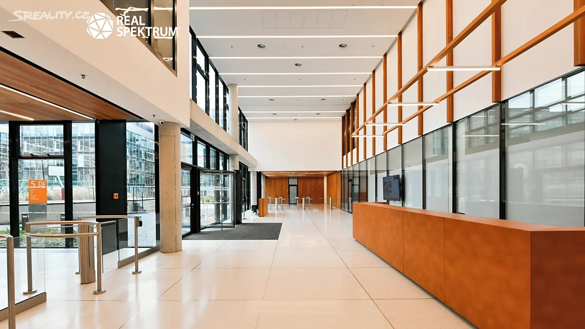 Pronájem kanceláře 557 m² – pohled 4
