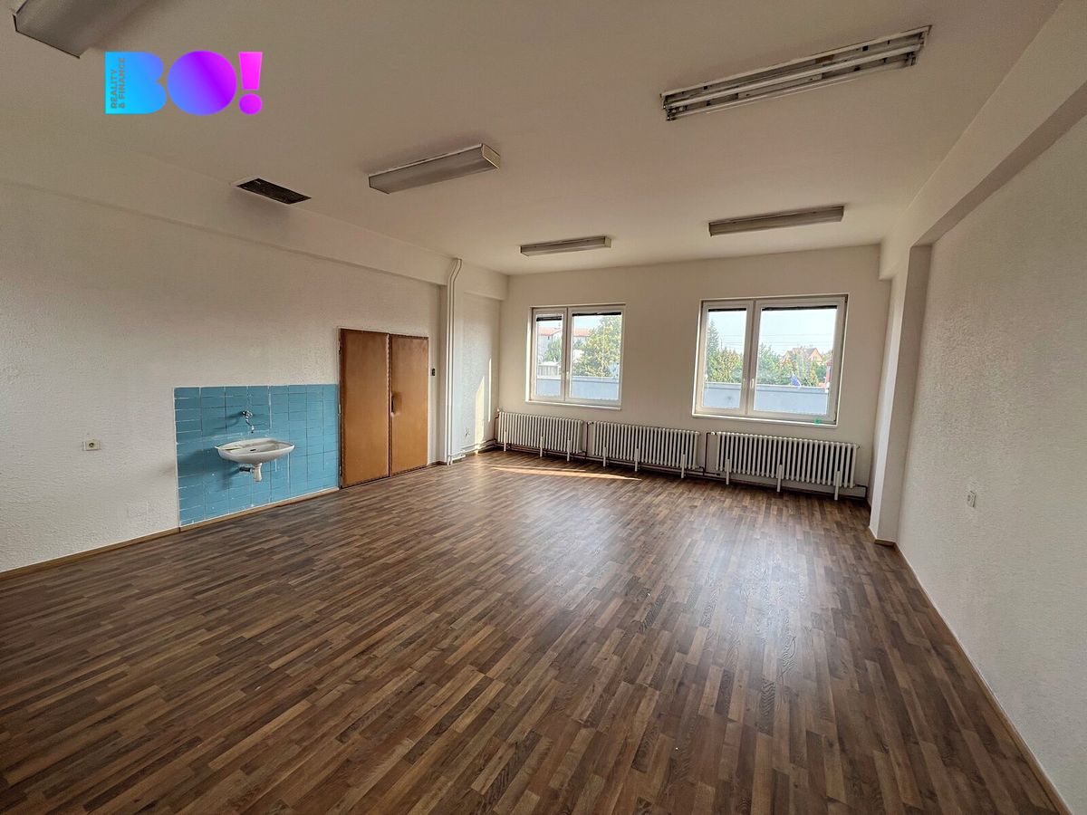 Pronájem kanceláře 157 m² – fotografie 3