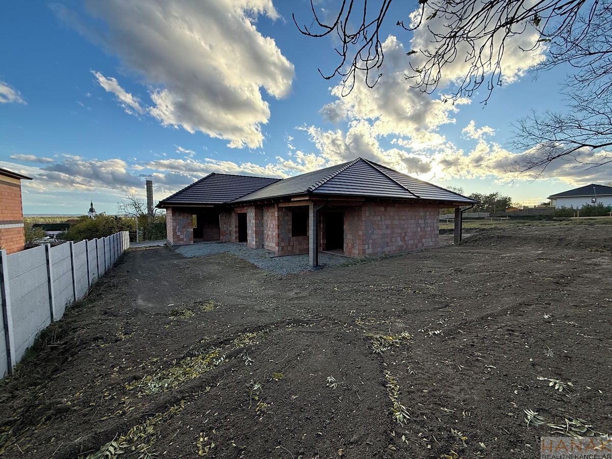 Prodej rodinného domu 129 m², pozemek 541 m² – fotografie 2