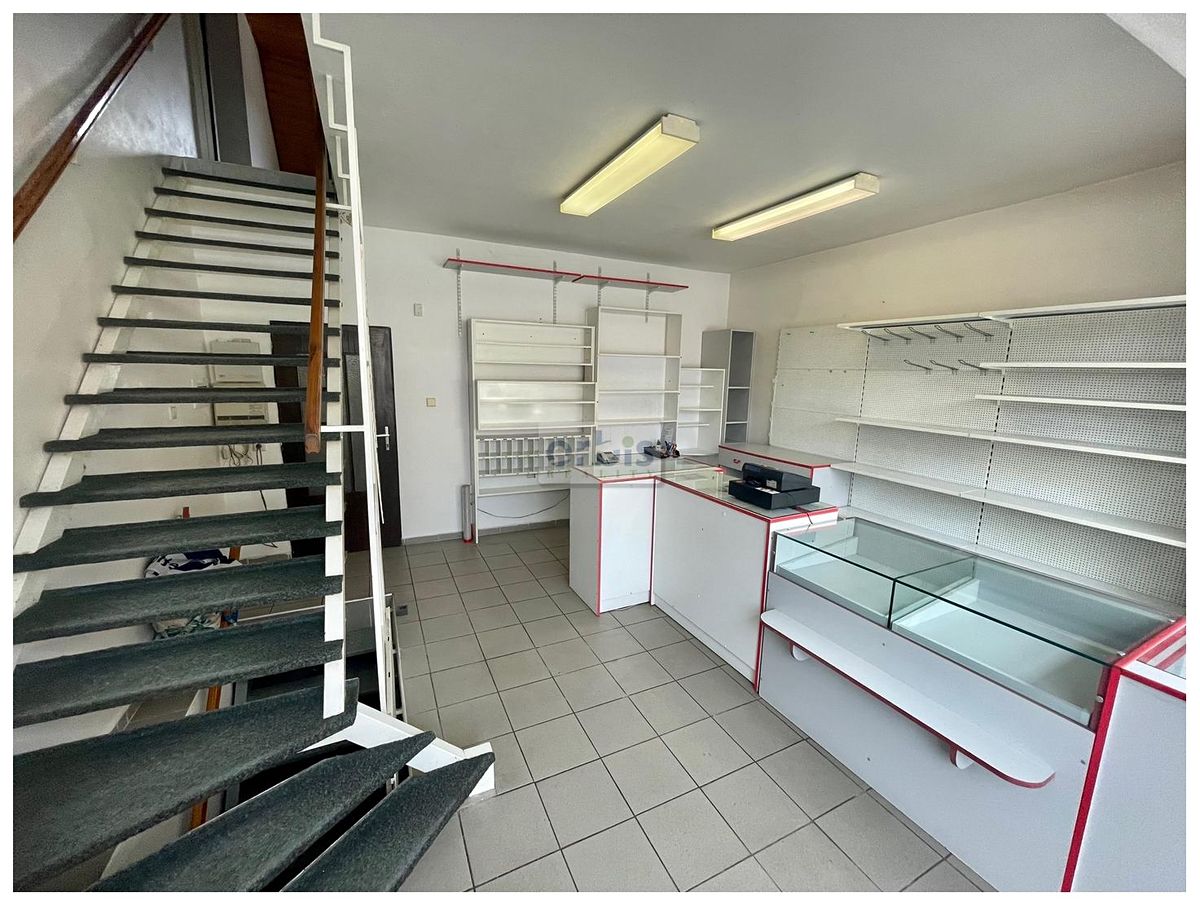 Pronájem kanceláře 91 m² – fotografie 3