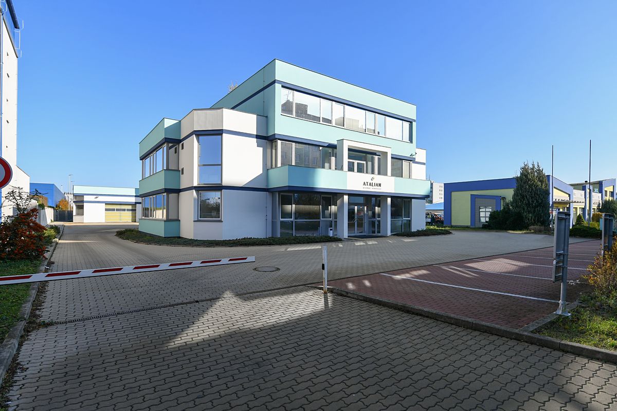 Prodej kanceláře 1390 m²