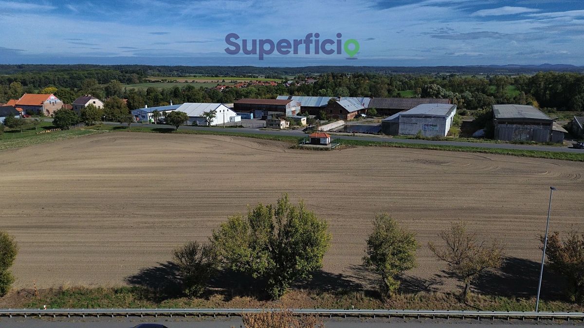 Prodej komerčního pozemku 1666 m² – fotografie 2