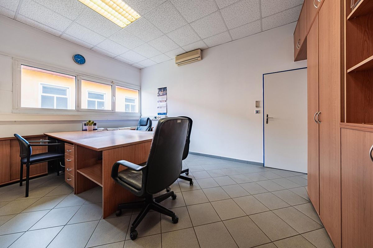 Pronájem kanceláře 51 m² – fotografie 2
