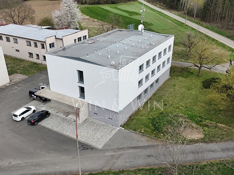 Комерційне приміщення на продаж, 1 065 м² (26 з 28)