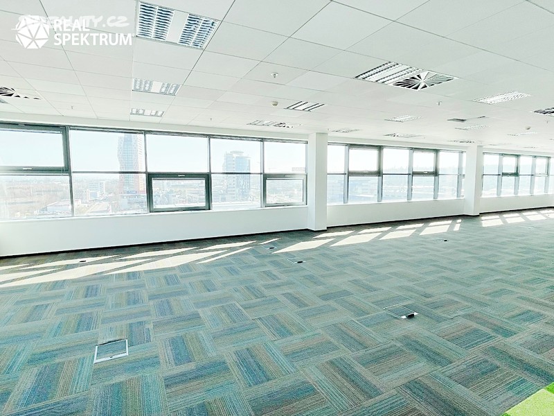 Pronájem kanceláře 1 283 m² – další