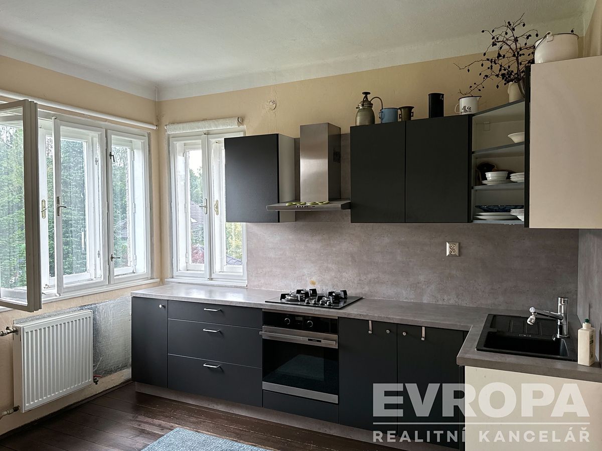 Prodej vícegeneračního domu 189 m², pozemek 1090 m² – fotografie 4