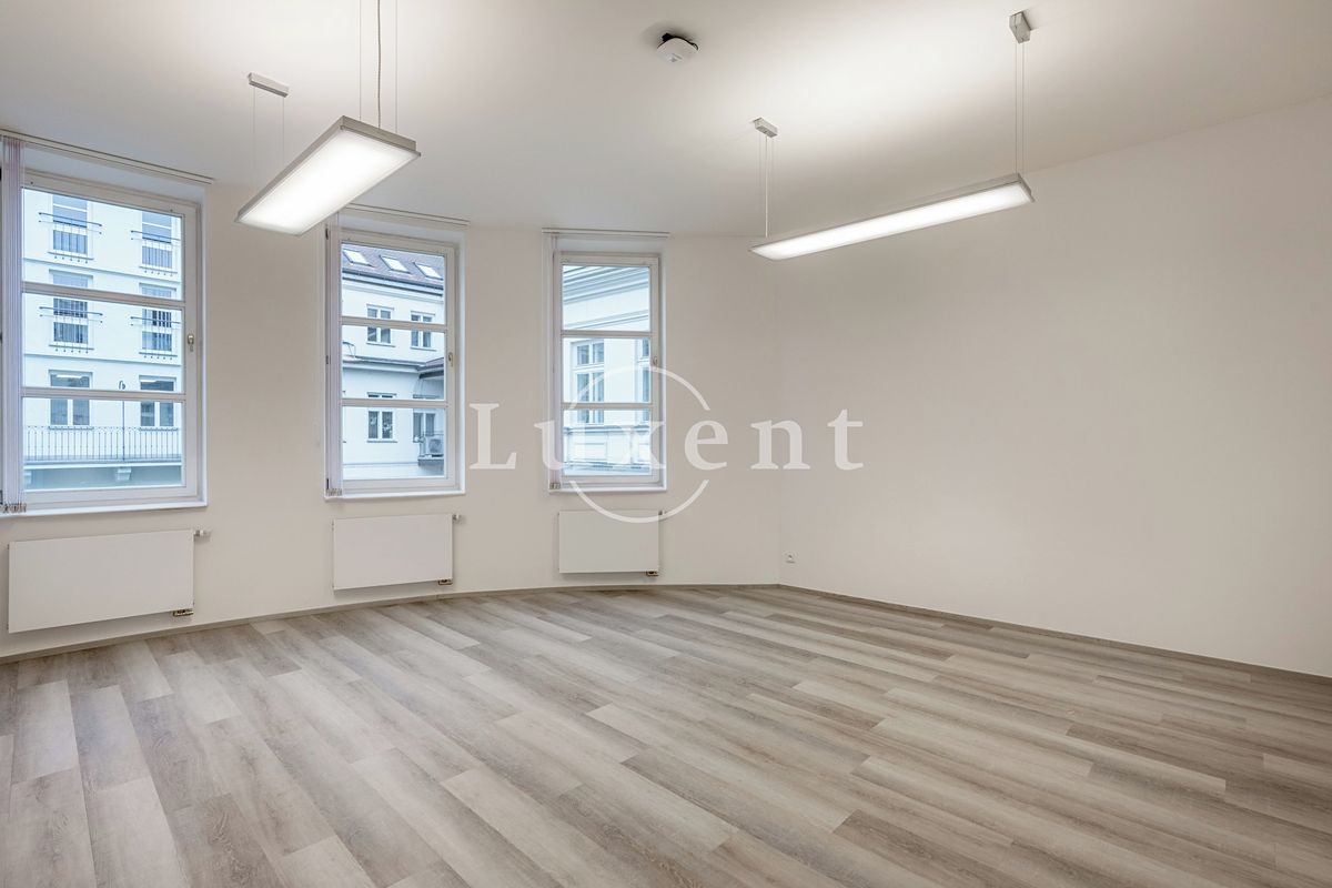 Pronájem kanceláře 156 m²