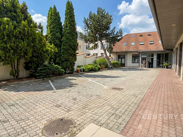 Prodej komerčního prostoru, 758 m² (11 z 23)