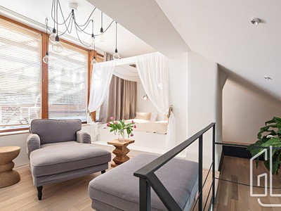 Pronájem bytu 2+kk 38 m² (Mezonet)