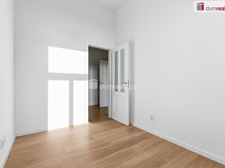 Квартира 4+kk на продаж, 112 м² (15 з 36)