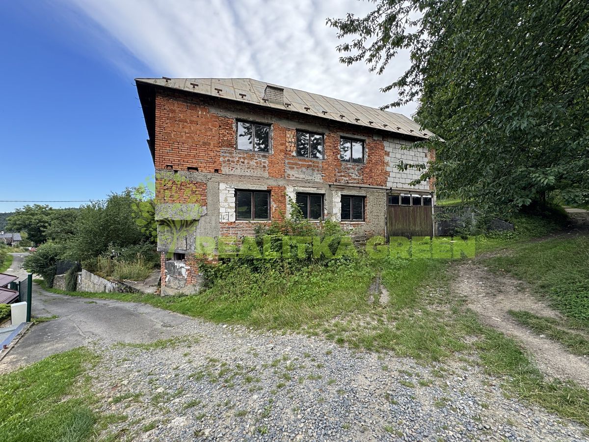 Prodej rodinného domu 305 m², pozemek 344 m² – fotografie 4