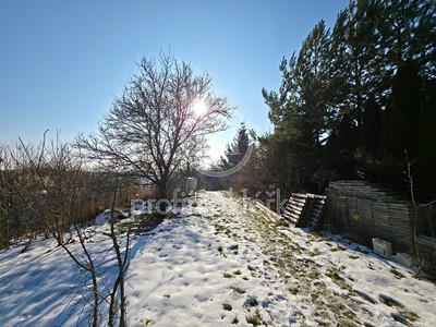 Prodej  stavebního pozemku 1 215 m²