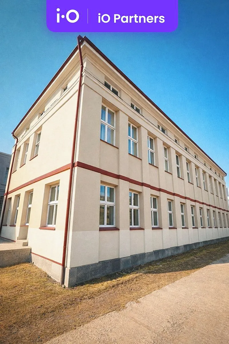 Pronájem kanceláře 272 m²