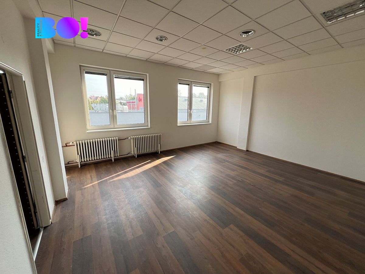 Pronájem kanceláře 157 m² – fotografie 5