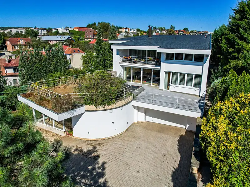 Prodej vily 1032 m², pozemek 2429 m², Zlín – náhled fotky 2