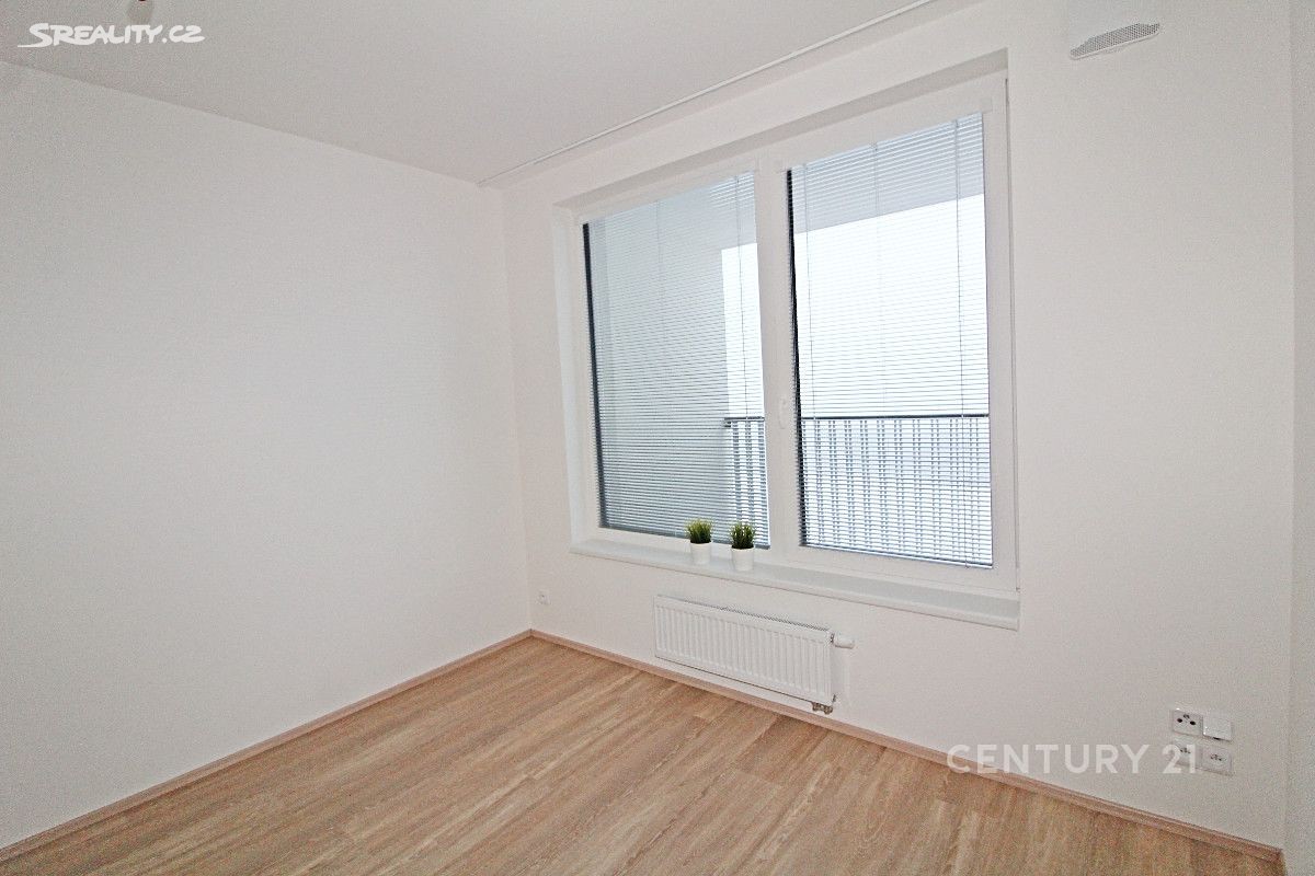 Pronájem bytu 2+kk 53 m² – pohled 3