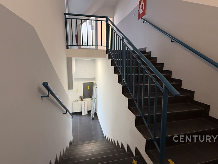 Prodej komerčního prostoru, 758 m² (4 z 23)