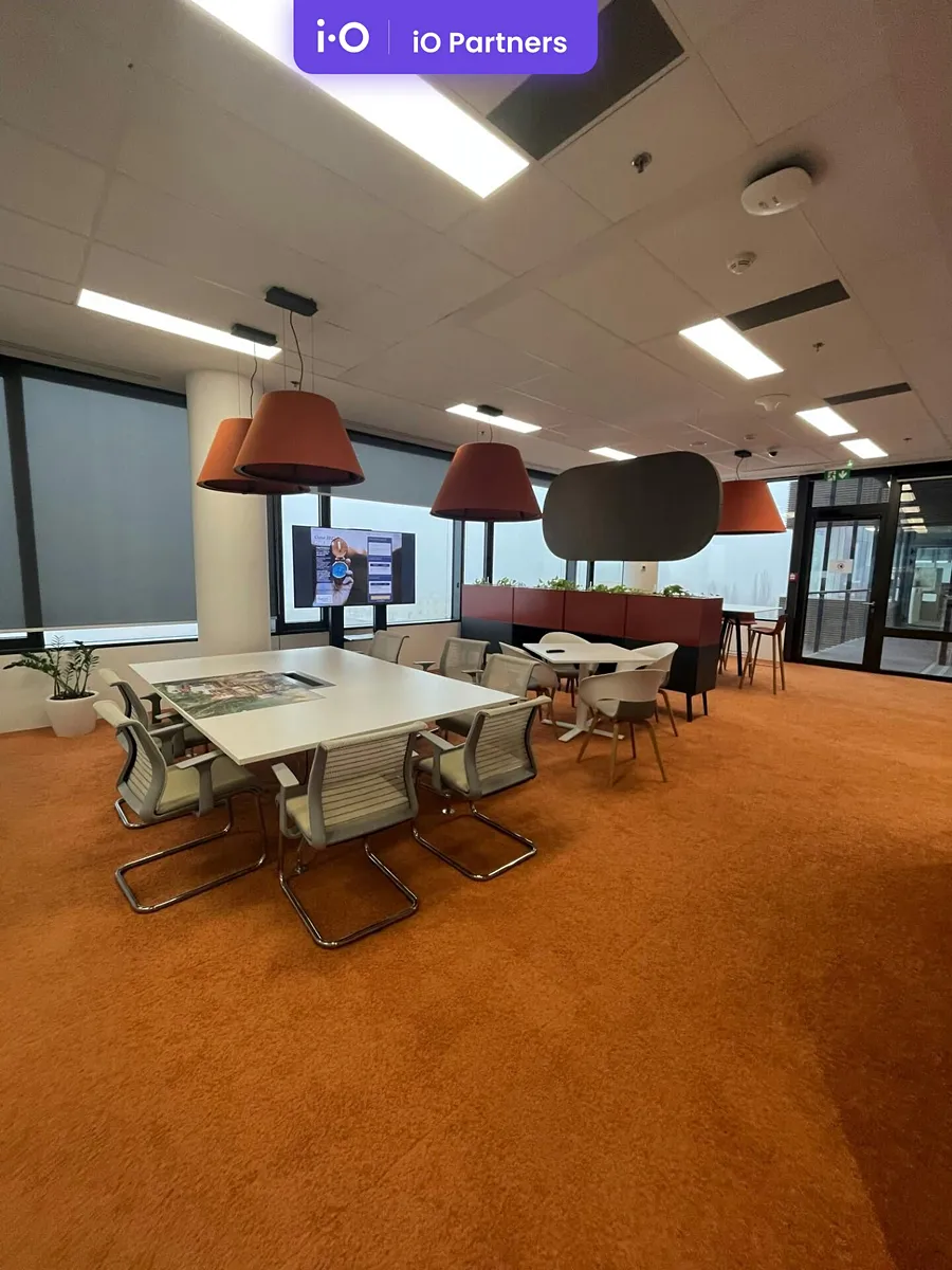 Pronájem kanceláře 1135 m²