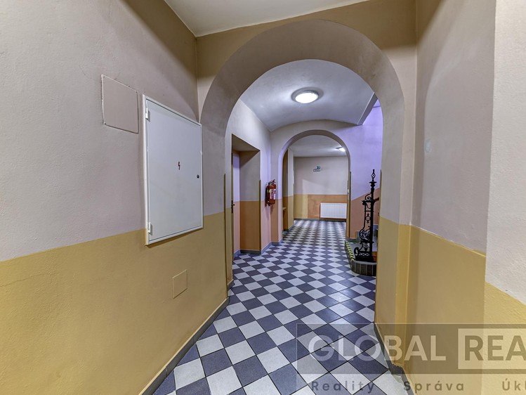 Prodej komerčního prostoru, 401 m² (9 z 23)
