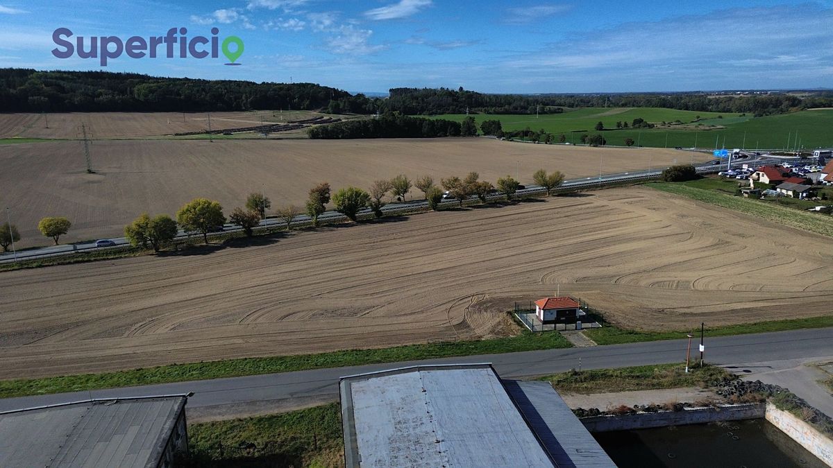Prodej komerčního pozemku 1666 m² – fotografie 3