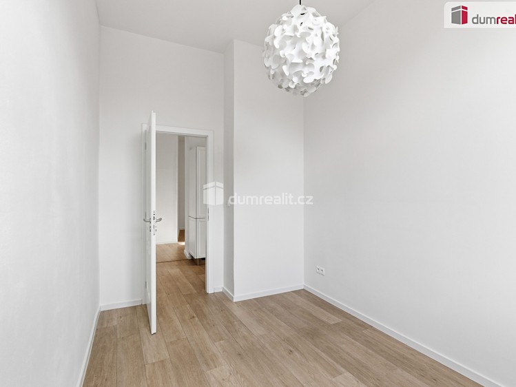 Квартира 4+kk на продаж, 112 м² (32 з 36)