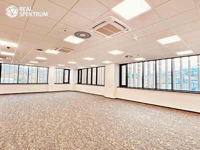 Pronájem kanceláře 420 m²